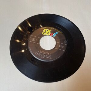 Fontane Sisters Seventeen Hearts of Stone Dot 45-16027 Vinyl Record‎